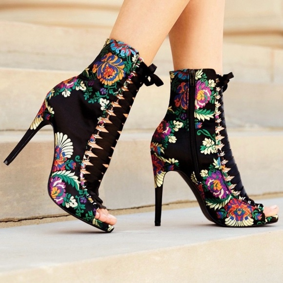 Steve Madden Shoes - Steve Madden Fuego Lace-up Bootie